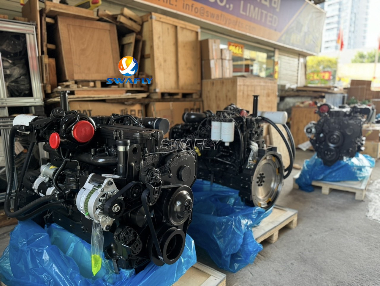 การส่งมอบเครื่องยนต์ Cummins SAA6D114E-3 สามเครื่องสำหรับรถขุด Komatsu PC300-8 และ PC300-8MO ประสบความสำเร็จ